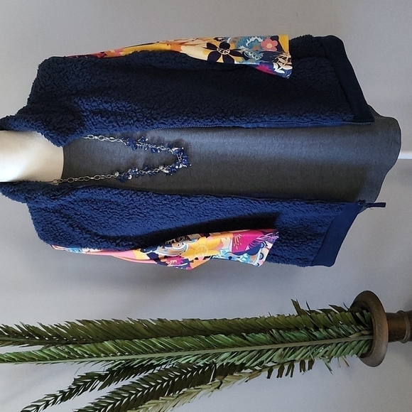 LuLaRoe Randy gray raglan tee with multicolored floral print NWOT - Picture 2 of 10